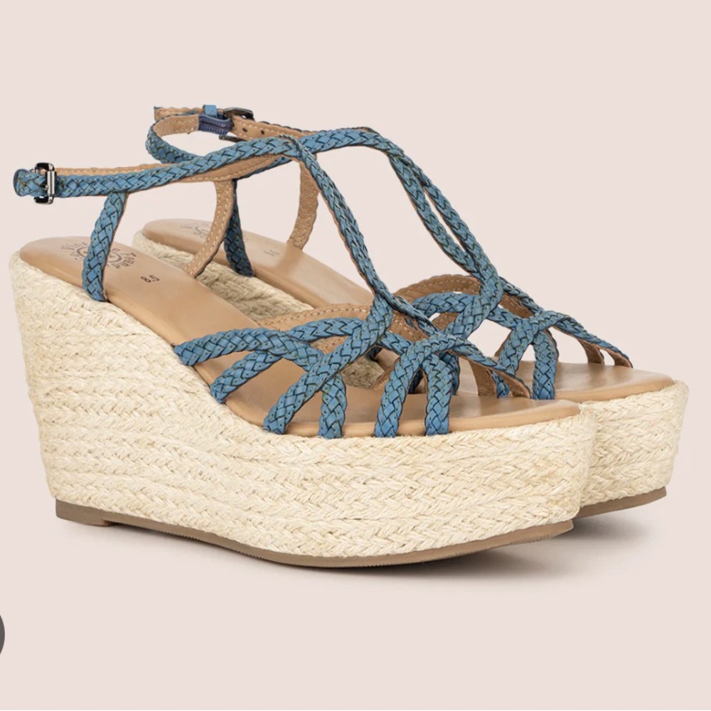 VINTAGE FOUNDRY CO
Women's Eloise Wedge Sandal size 10
